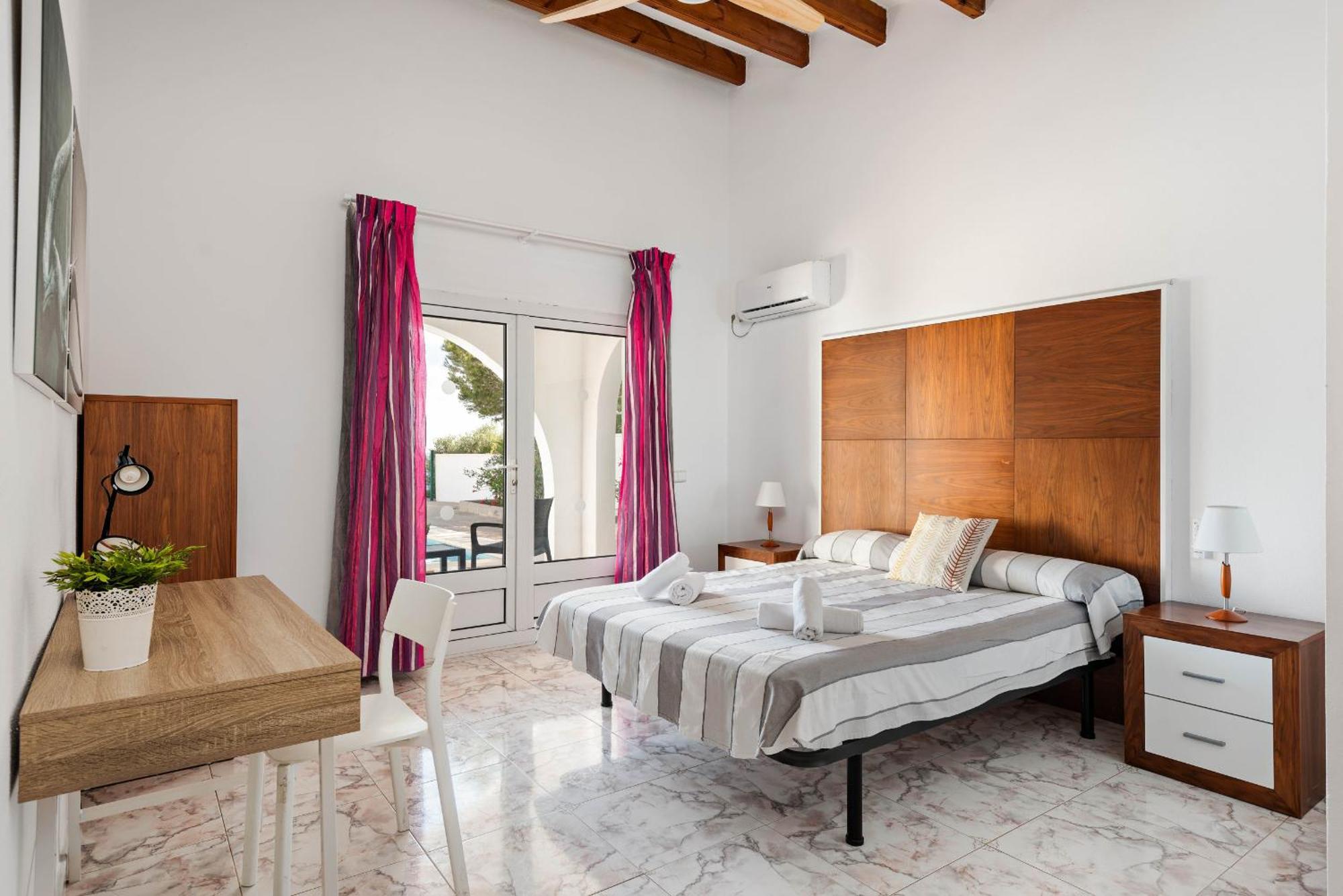 Villa Panorama Cala En Porter  객실 사진